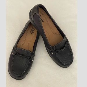 Clarks Sixty Seaway loafers in Black Size: 8 Wide